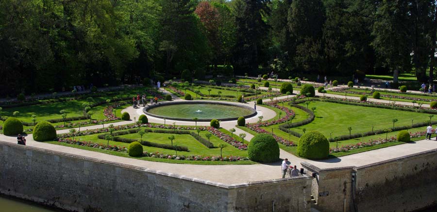 A view of the Catherine de Medici garden from the Chateau de Chenonceau